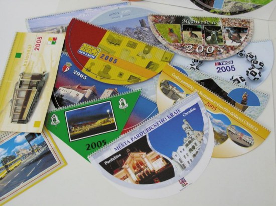 Nástěnné kalendáře atypických tvarů